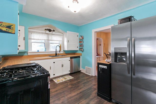 2011 Highland AVENUE, Waukesha, WI 53186