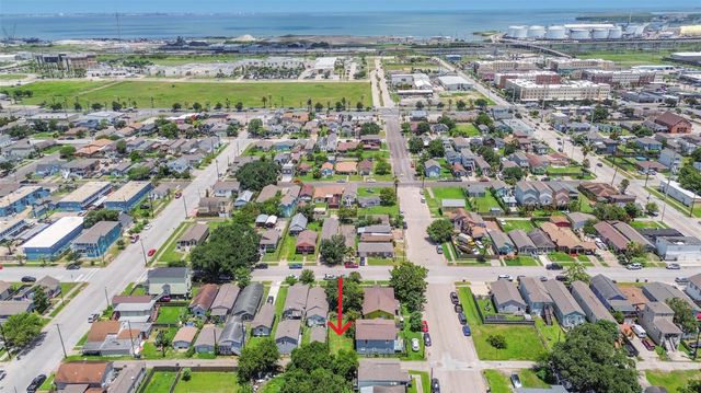 5405 Avenue M, Galveston, TX 77551
