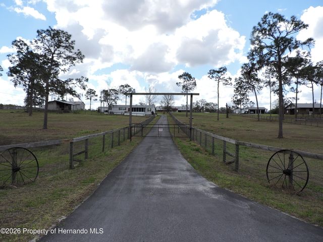 28448 Wildlife Lane, Brooksville, FL 34602