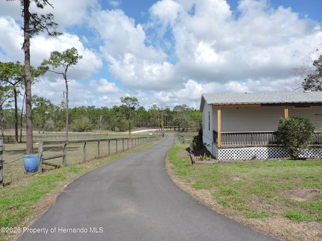 28448 Wildlife Lane, Brooksville, FL 34602