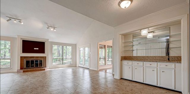 1746 Cloister Dr Apt21 Drive 21, Crosby, TX 77532