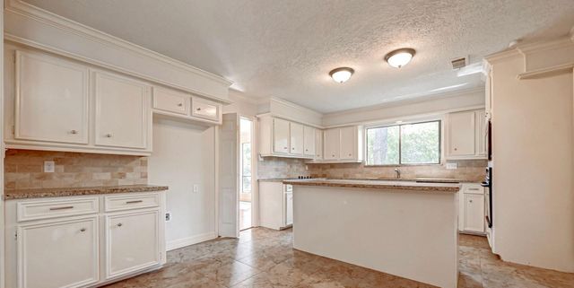 1746 Cloister Dr Apt21 Drive 21, Crosby, TX 77532