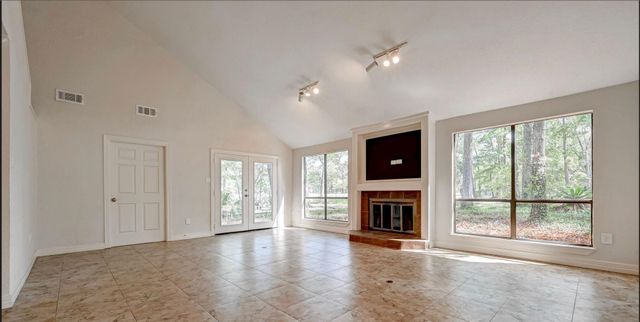 1746 Cloister Dr Apt21 Drive 21, Crosby, TX 77532