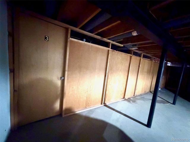 454 Fox Hills Drive N, Bloomfield Hills, MI 48304