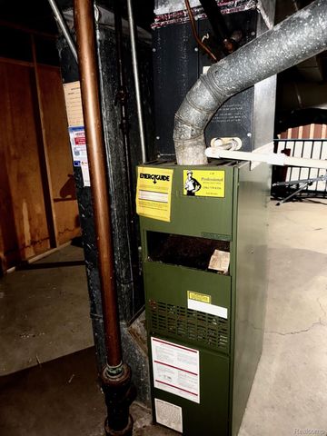 454 Fox Hills Drive N, Bloomfield Hills, MI 48304