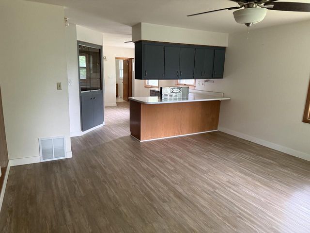 8414 S Verdev DRIVE, Oak Creek, WI 53154