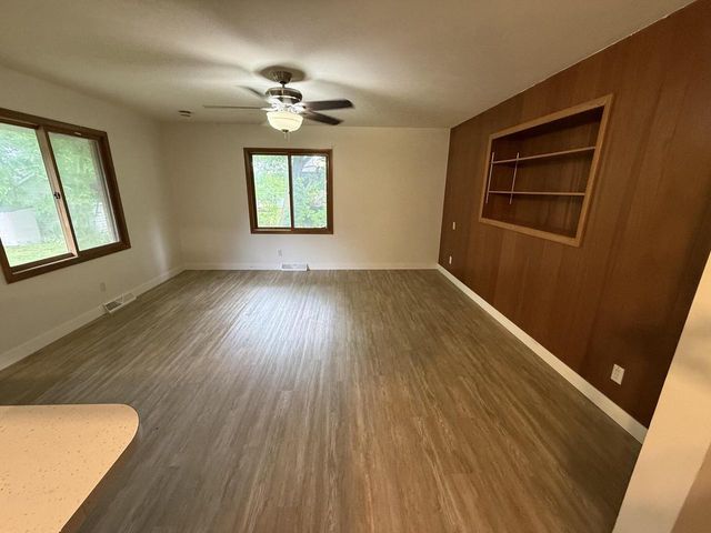 8414 S Verdev DRIVE, Oak Creek, WI 53154