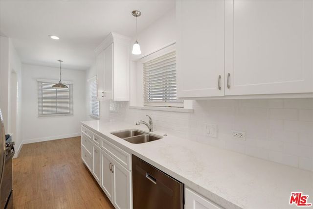 6711 W 87th Place, Los Angeles, CA 90045