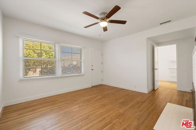 6711 W 87th Place, Los Angeles, CA 90045