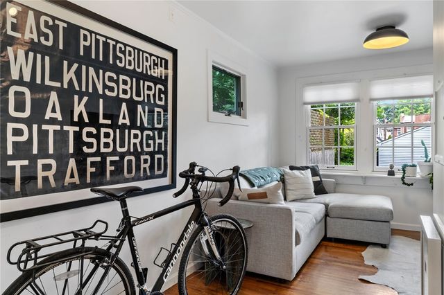 332 Leroi Rd, Point Breeze, PA 15208