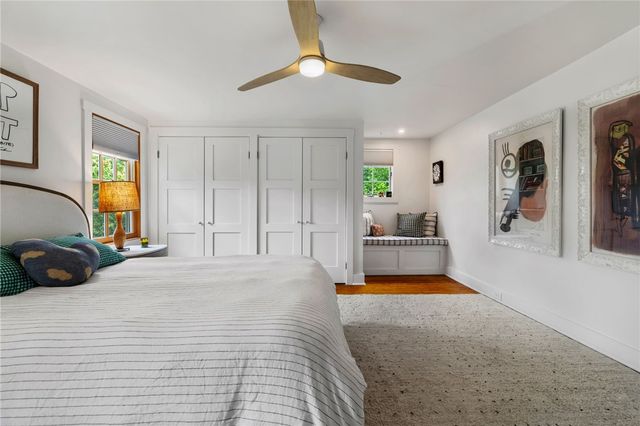 332 Leroi Rd, Point Breeze, PA 15208