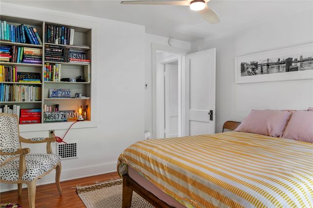 332 Leroi Rd, Point Breeze, PA 15208