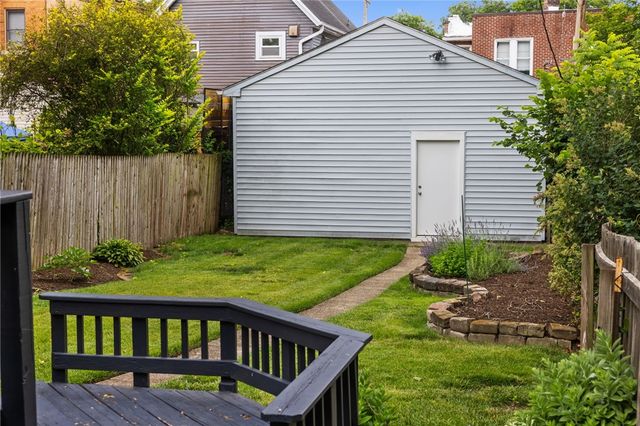 332 Leroi Rd, Point Breeze, PA 15208