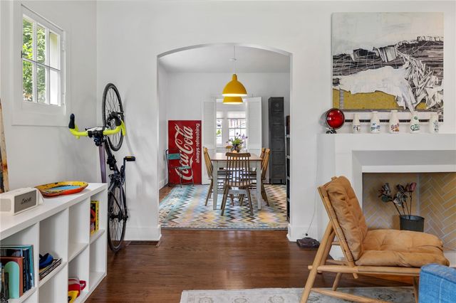 332 Leroi Rd, Point Breeze, PA 15208