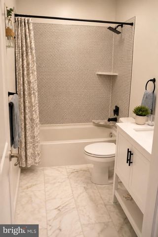 21 ROWAND WAY E, Clementon, NJ 08021
