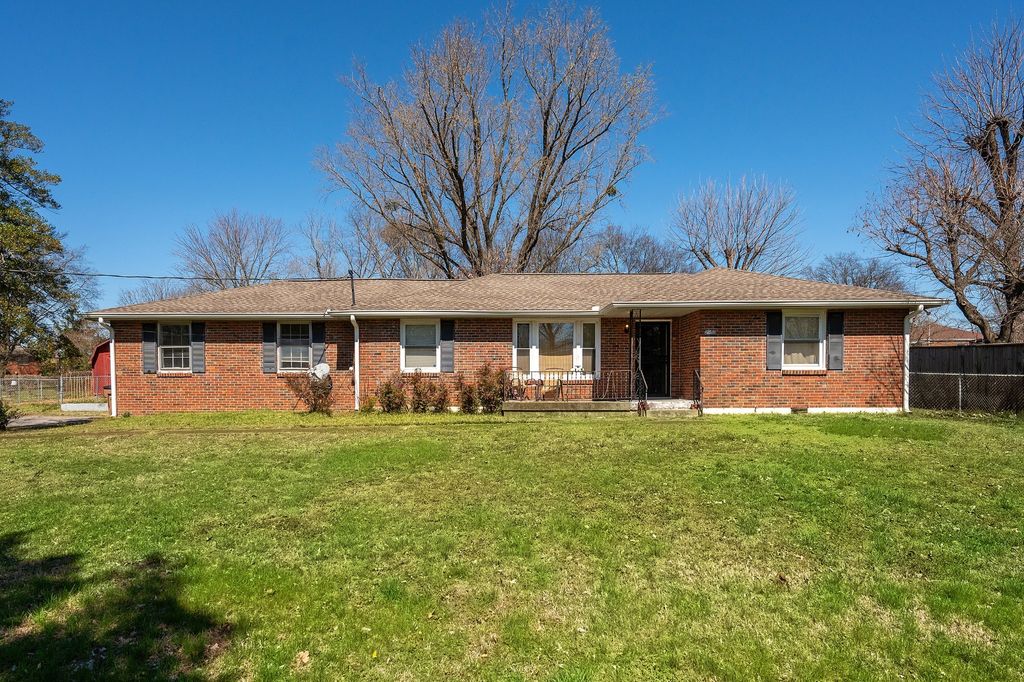 2952 Hillhurst Dr, Nashville, TN 37207