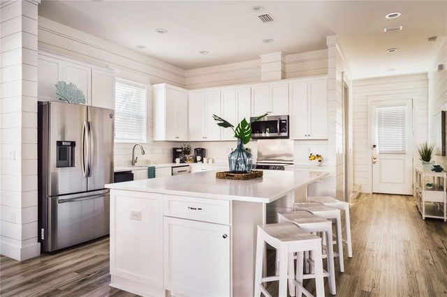 10 W PALM BEACH STREET, Miramar Beach, FL 32550