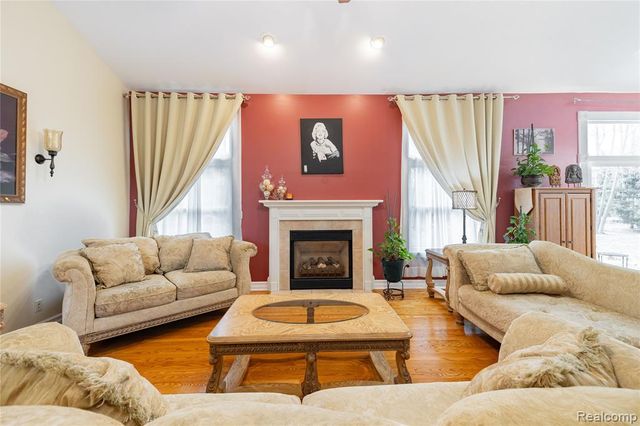 135 Great Pines Drive, Oxford, MI 48371