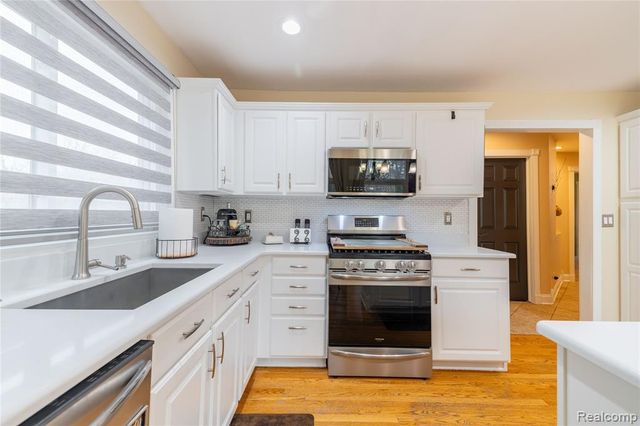 135 Great Pines Drive, Oxford, MI 48371