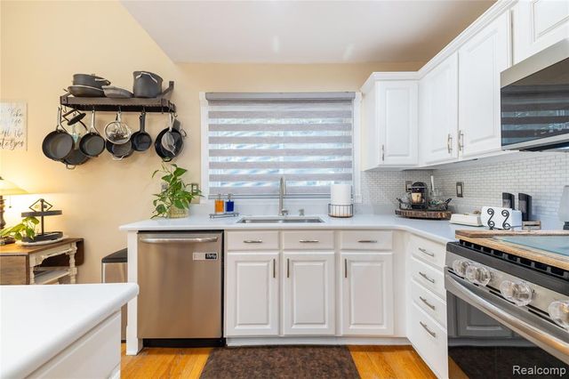 135 Great Pines Drive, Oxford, MI 48371