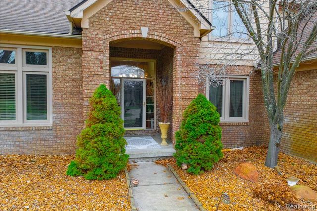 135 Great Pines Drive, Oxford, MI 48371