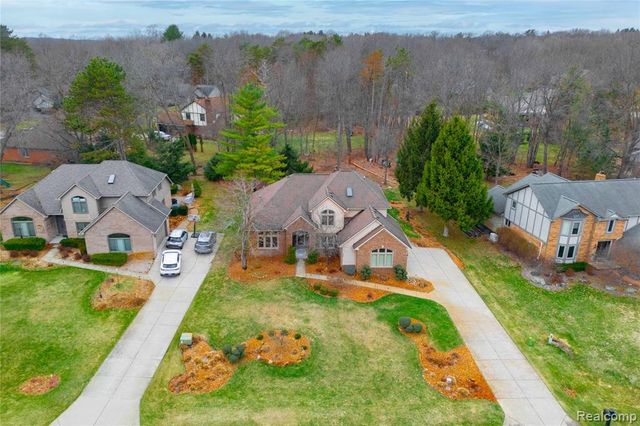 135 Great Pines Drive, Oxford, MI 48371