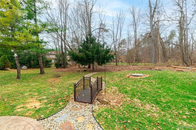 135 Great Pines Drive, Oxford, MI 48371