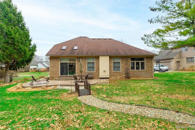 135 Great Pines Drive, Oxford, MI 48371