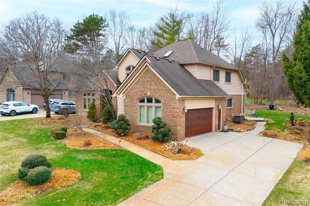 135 Great Pines Drive, Oxford, MI 48371