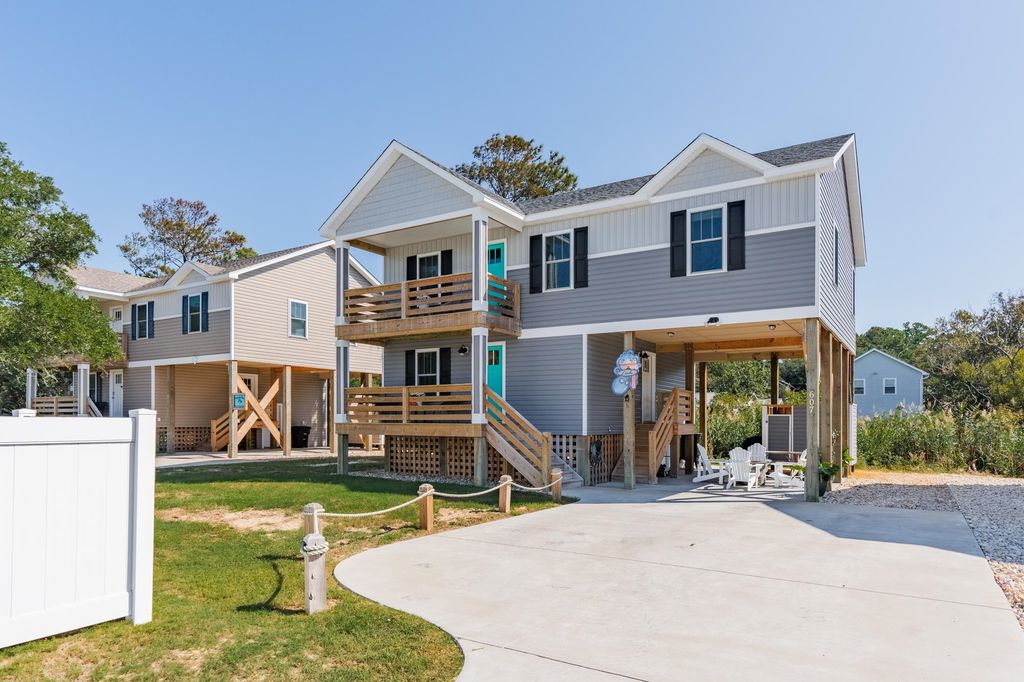 Image 1 of property listing at 607 W Palmetto Street Lot 12R, Kill Devil Hills, NC 27948