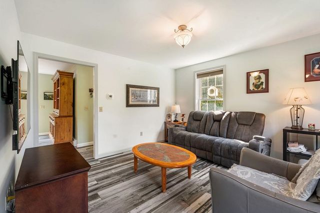 39 Stone Farm Road, Barrington, NH 03825
