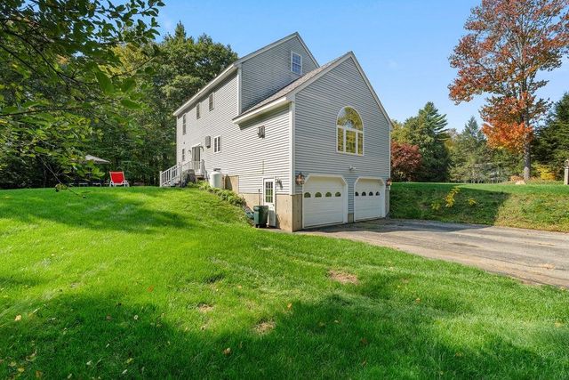 39 Stone Farm Road, Barrington, NH 03825
