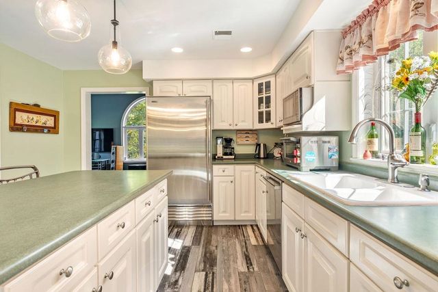 39 Stone Farm Road, Barrington, NH 03825