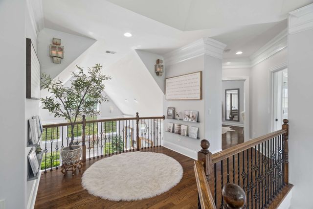 1060 Natchez Valley Ln, Franklin, TN 37064