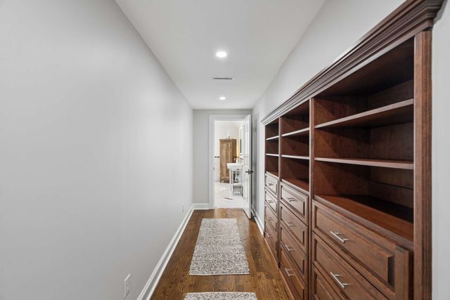 1060 Natchez Valley Ln, Franklin, TN 37064