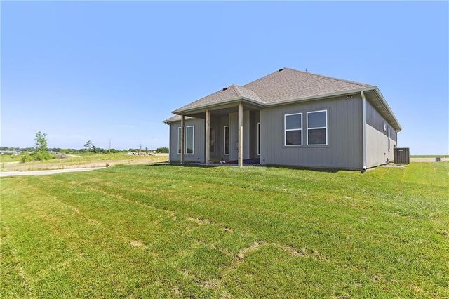 11460 N Auburndale Circle, Kansas City, MO 64157