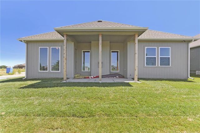 11460 N Auburndale Circle, Kansas City, MO 64157