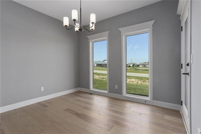 11460 N Auburndale Circle, Kansas City, MO 64157