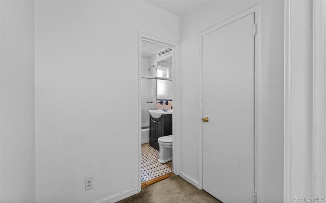 32 Cathedral Avenue 6c, Hempstead, NY 11550