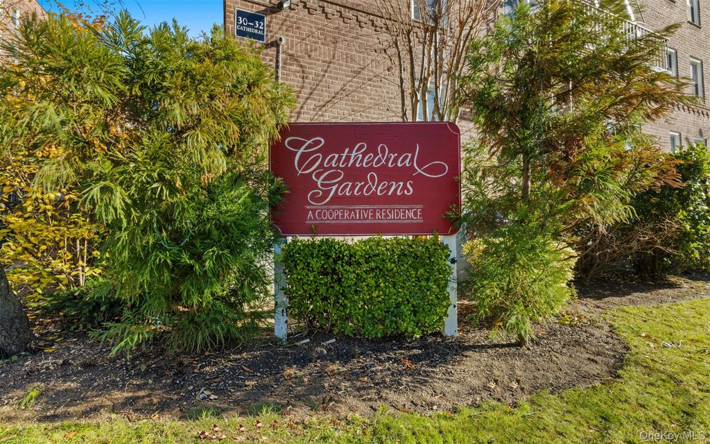 32 Cathedral Avenue 6c, Hempstead, NY 11550