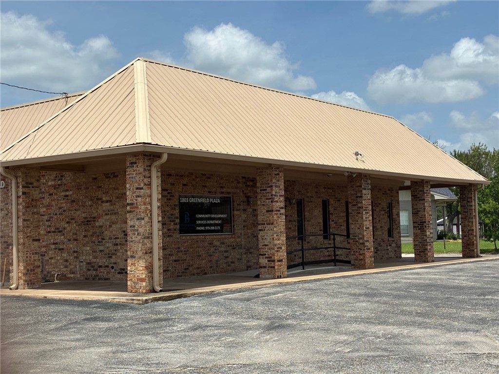 1803 Greenfield, Bryan, TX 77802 — photo 2