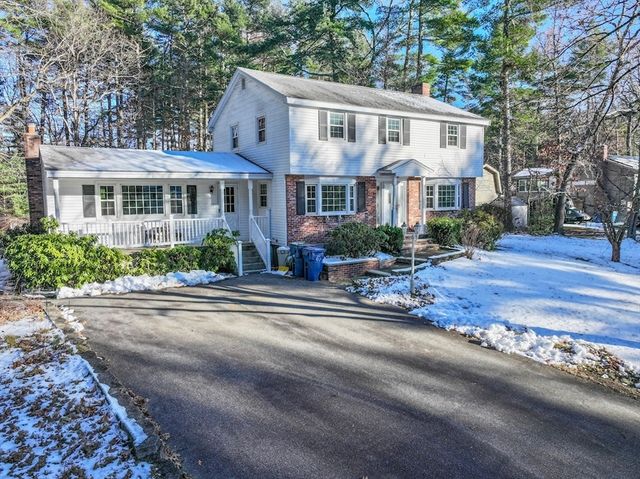 40 Maureen Drive, Tewksbury, MA 01876