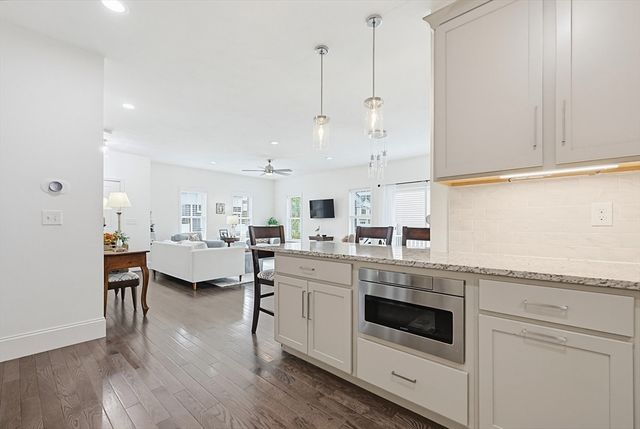 27 Cleary Cir 27, Norfolk, MA 02056