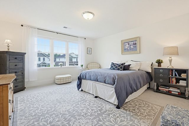 27 Cleary Cir 27, Norfolk, MA 02056