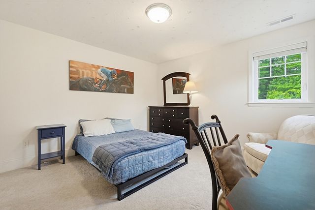 27 Cleary Cir 27, Norfolk, MA 02056