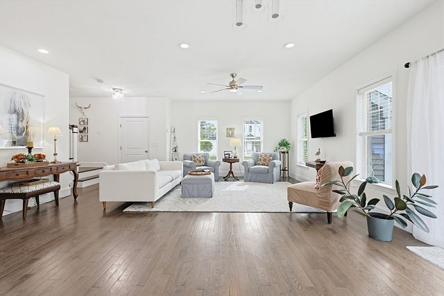 27 Cleary Cir 27, Norfolk, MA 02056