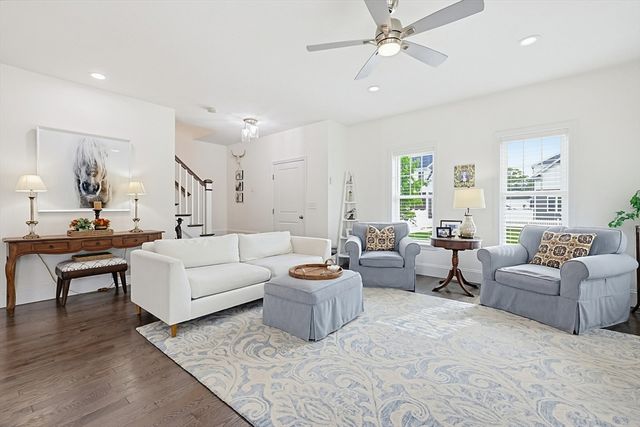 27 Cleary Cir 27, Norfolk, MA 02056