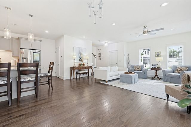 27 Cleary Cir 27, Norfolk, MA 02056