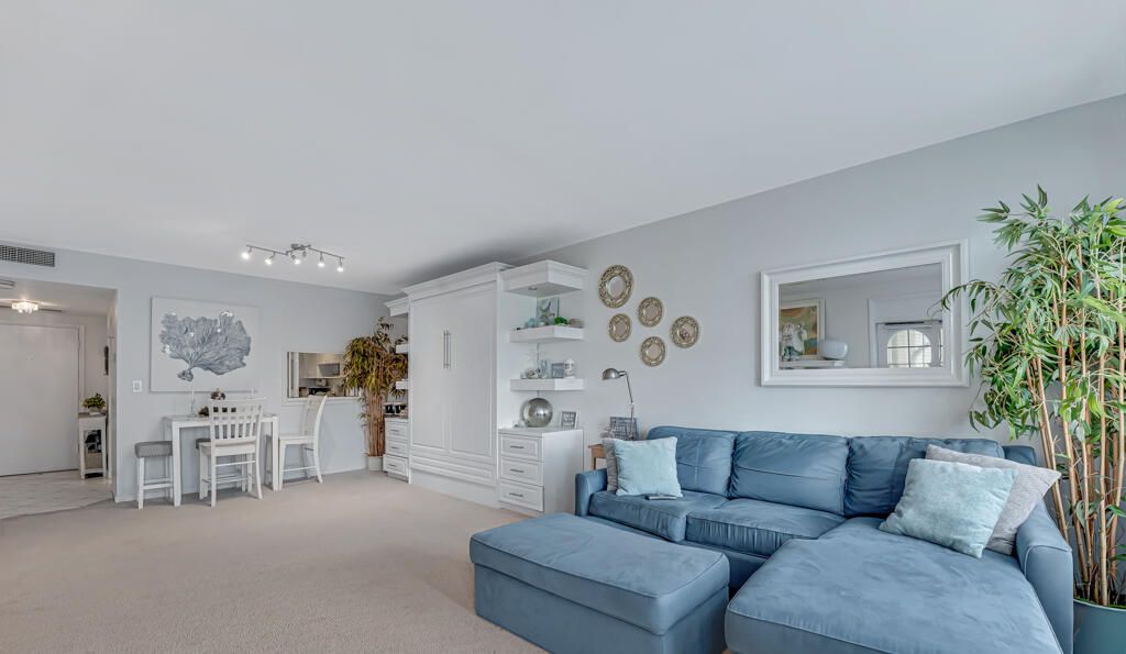 Image 10 of property listing at 3475 S Ocean Boulevard 2130, Palm Beach, FL 33480