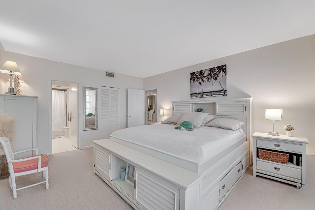 Image 22 of property listing at 3475 S Ocean Boulevard 2130, Palm Beach, FL 33480